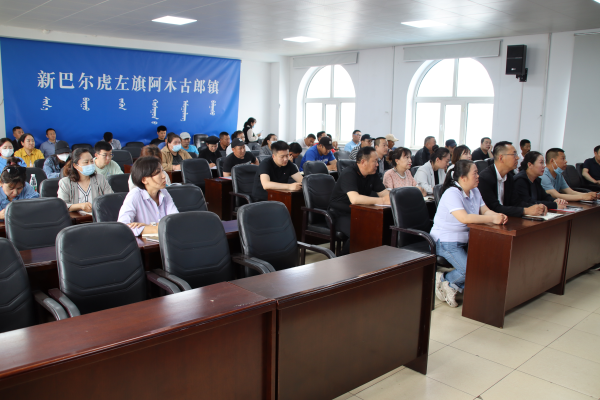 呼倫貝爾市農牧技術推廣中心深入基層開展畜牧生產技術推廣服務